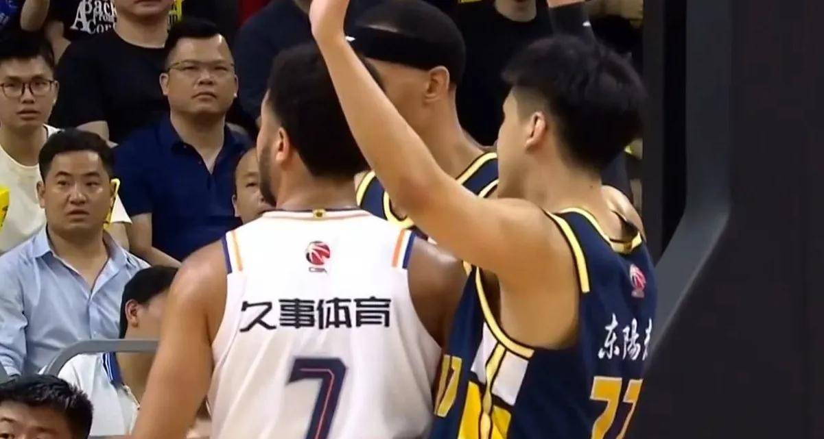 关于雄鹿胜归己队，步行者连胜达到三场的信息